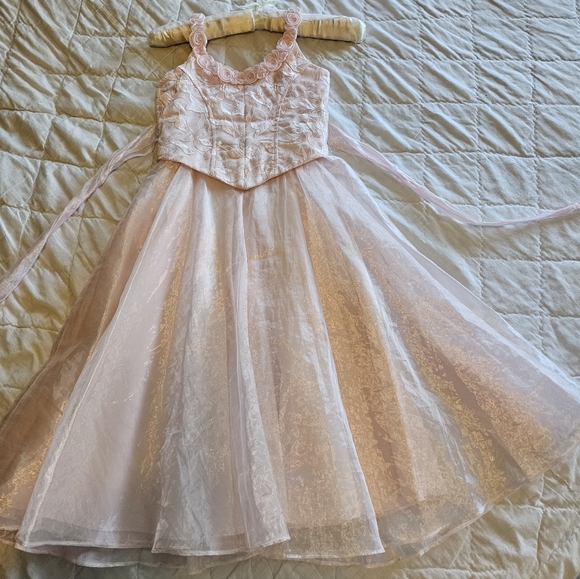 Girls Formal Dress - Picture 1 of 9